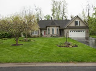 898 Lothario Cir, Webster, NY 14580