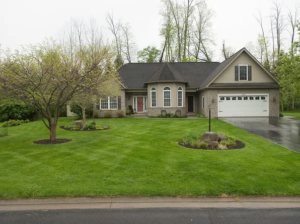 898 Lothario Cir, Webster, NY 14580