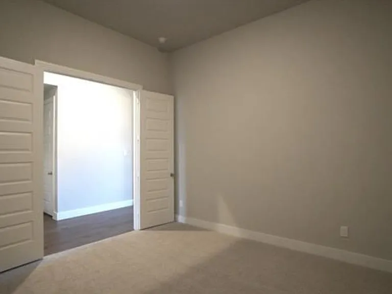 1833 Purtis Creek Dr — Photo 10