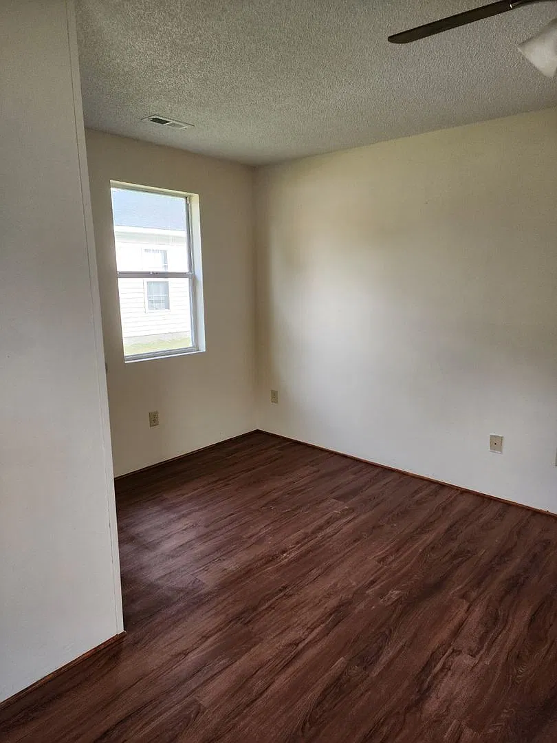 Centrally Located. Close to Elizabeth City State & Coast Guard Base — Photo 4