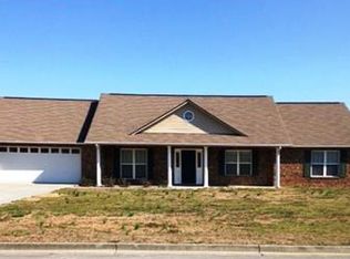 302 Larkspur Dr SW, Calhoun, GA 30701
