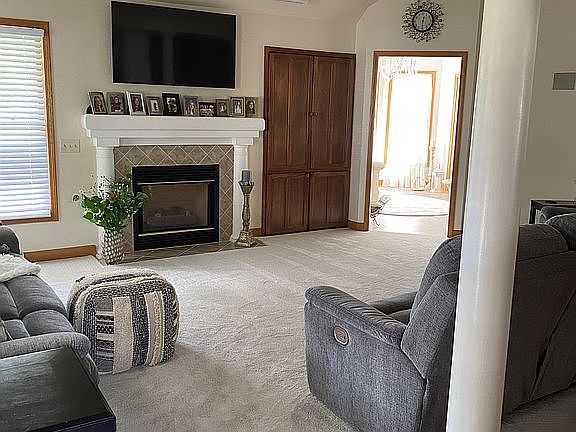 5th image of 554 Becklee Dr