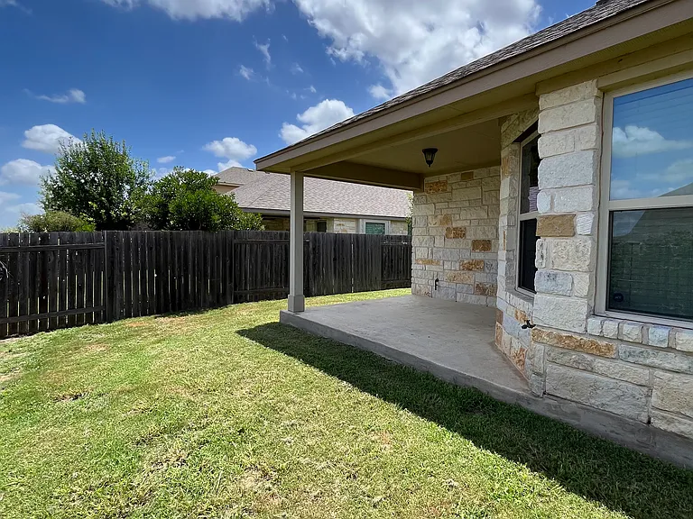 5135 Scenic Lake Dr — Photo 17