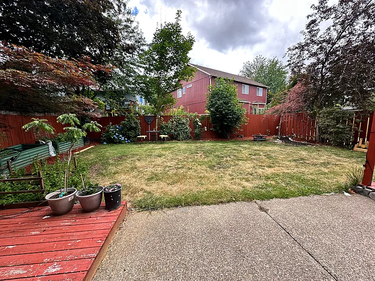 22196 SW Dewey Dr — Photo 33