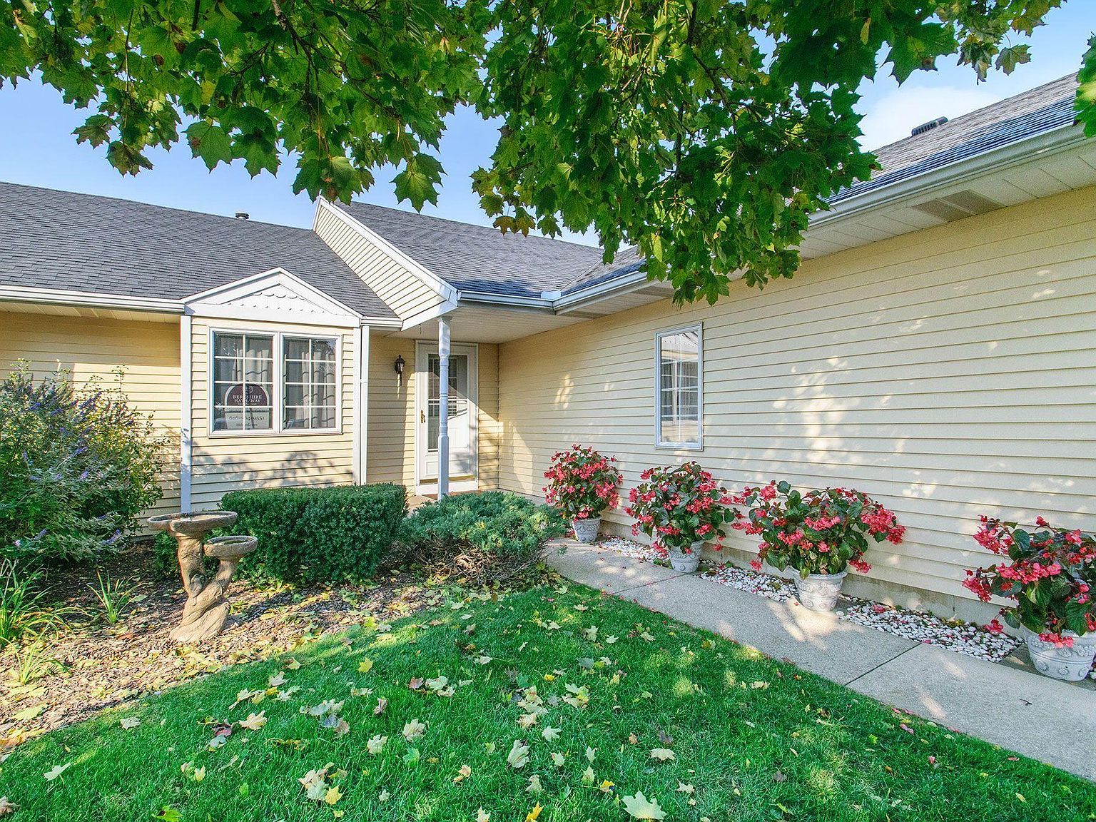 2884 Parkside Dr 36, Jenison, MI 49428 Zillow