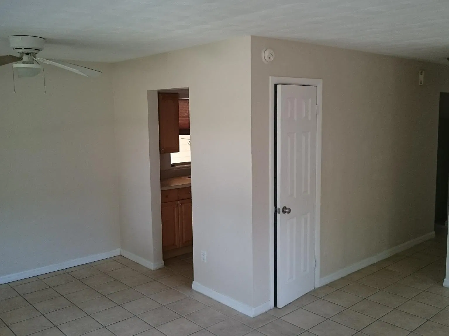 3 bed, 1.5 bath, 1000 sqft, $1,750 — Photo 3