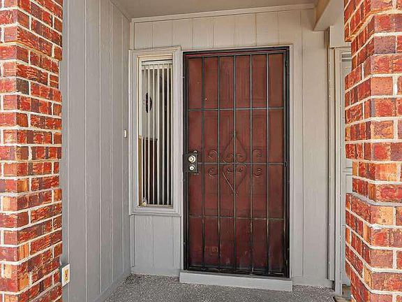 5th image of 10913 Rogers Hornsby St