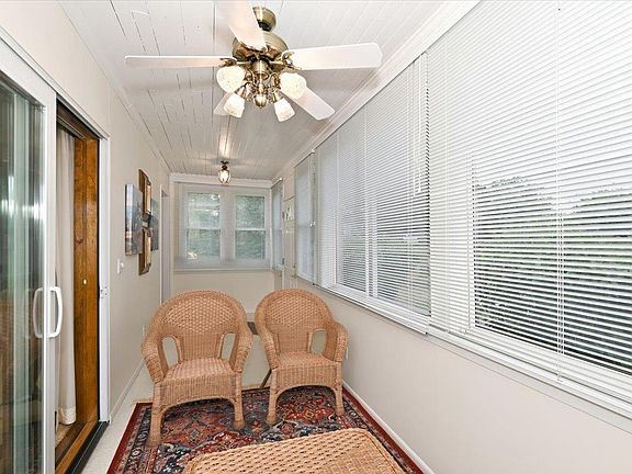 5th image of 324 98th Ave W