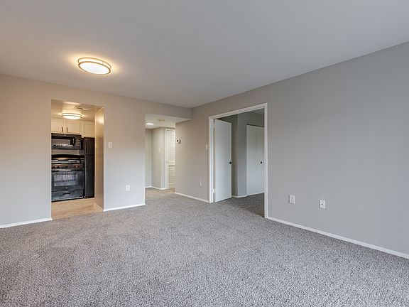 3rd image of 18700 Walkers Choice Rd #213
