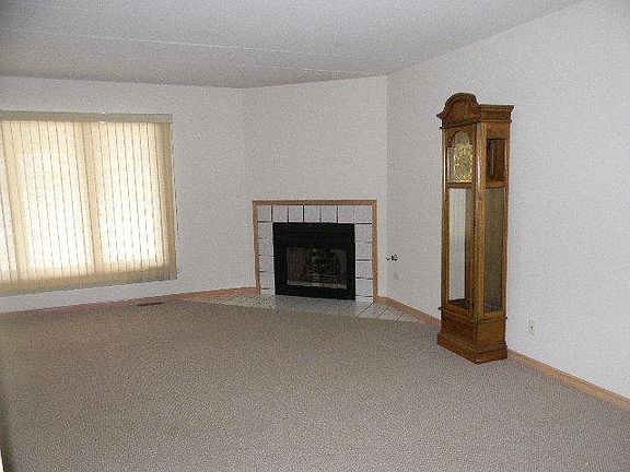 5th image of 19443 Manchester Dr Unit 19443