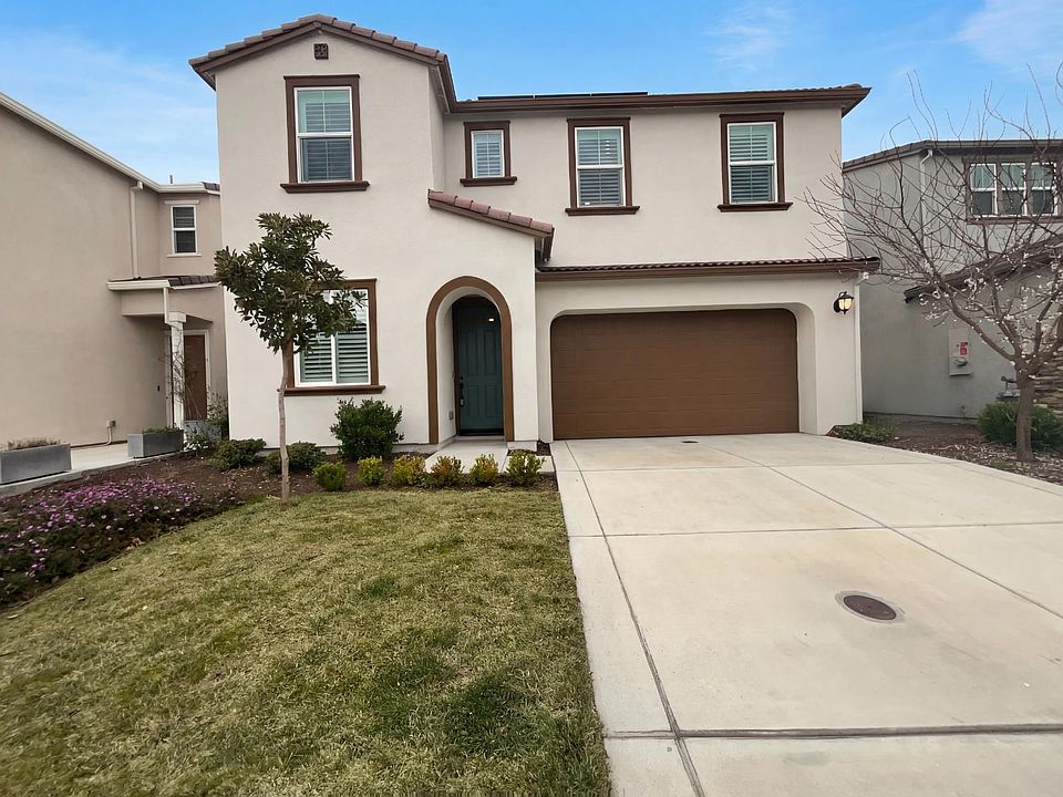 1st image of 2153 Lake Range Way