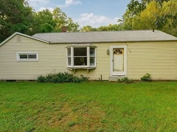 162 Massachusetts Ave, Ludlow, MA 01056