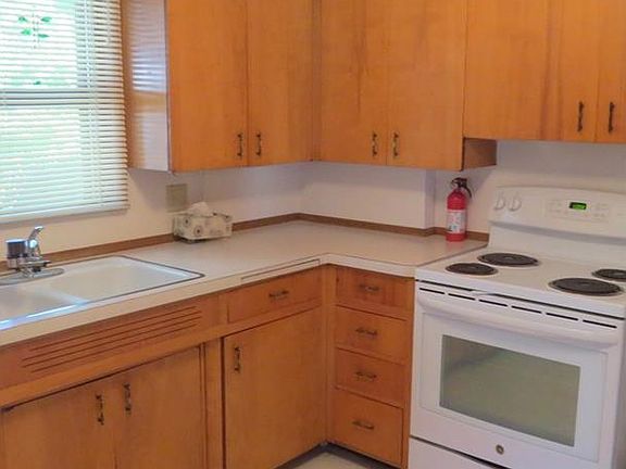 2nd image of 821 National Ave