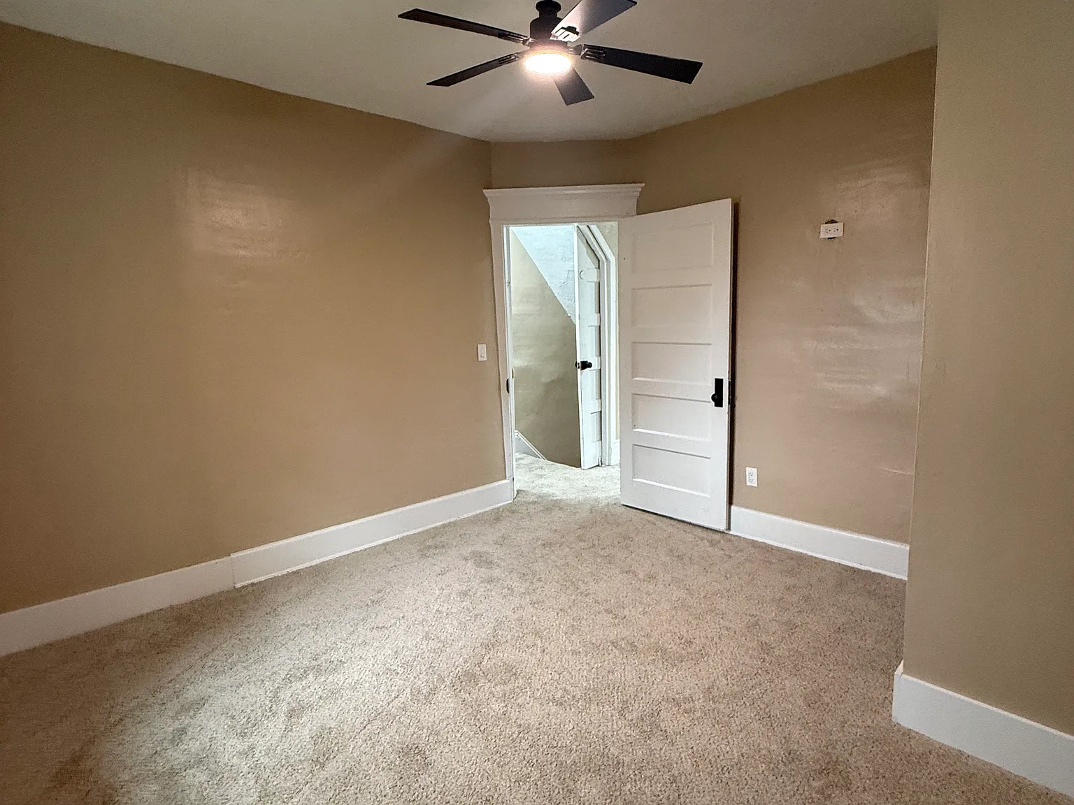 2 bed, 1.5 bath, 700 sqft, $1,350 — Photo 2