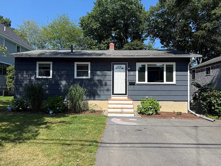 151 Essex Ave — Photo 1