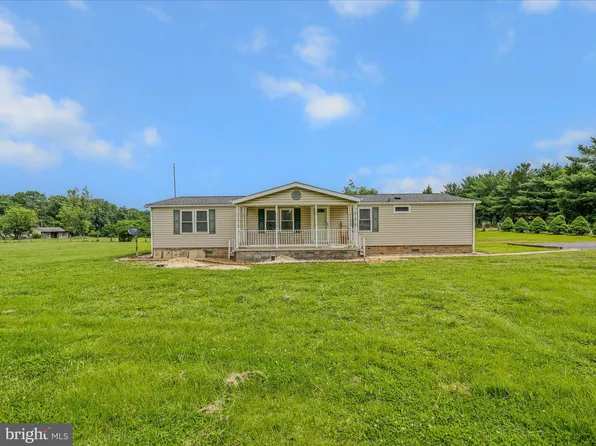 21 Compassion Dr, Martinsburg, WV 25405