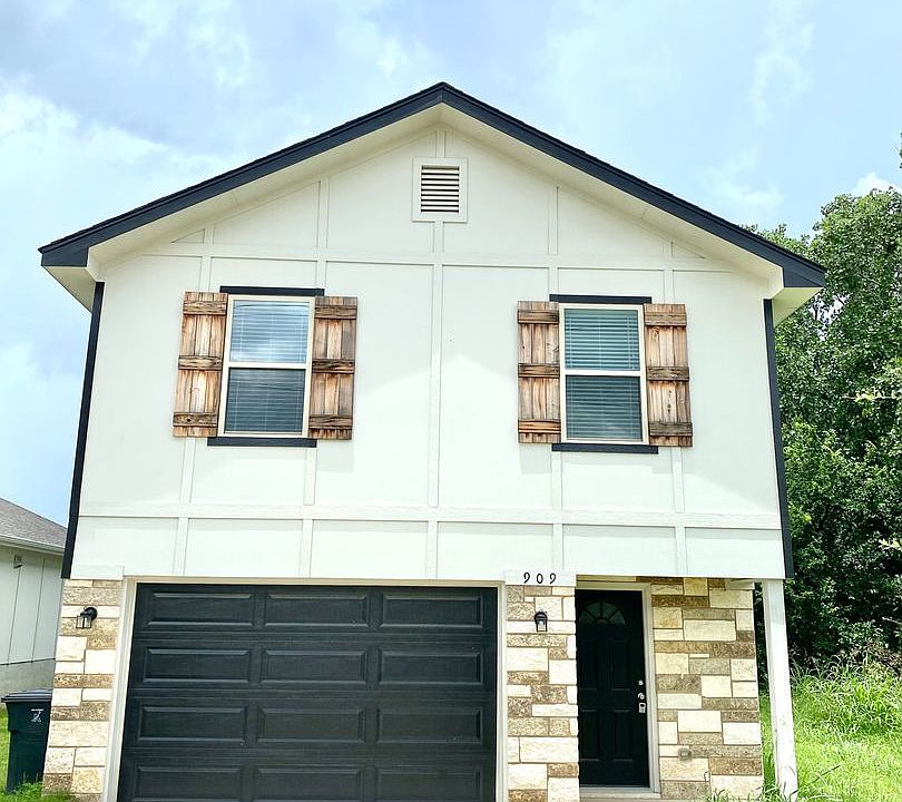 1st image of 909 E Mary Jane Dr