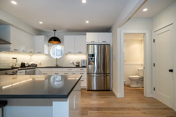 Sold by Harlem Lofts | media 7