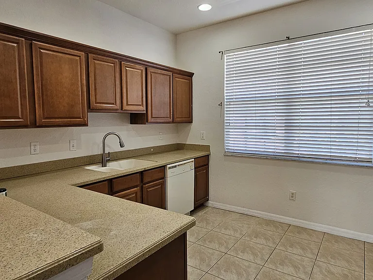 1224 Summergate Dr — Photo 9