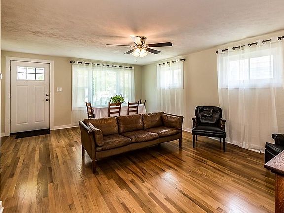 5th image of 134 Anderson Ave