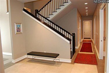 3rd image of 3372 Crestwood Cir
