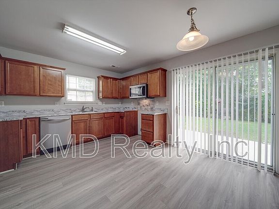 5th image of 8113 Nikki Cole Dr
