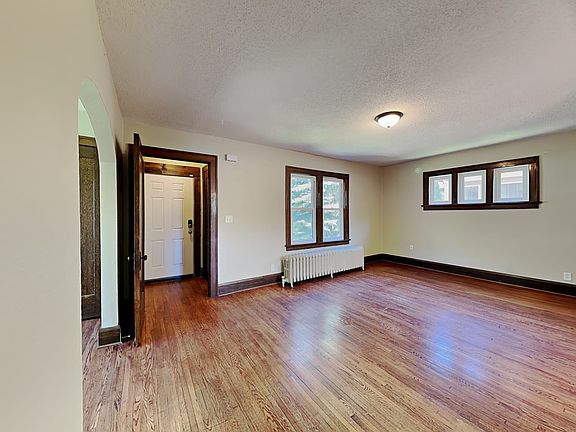 5th image of 850 Sherwood Ave