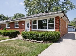 8940 S Sproat Ave, Oak Lawn, IL 60453
