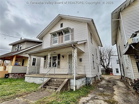 3rd image of 421 26th St