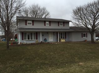 505 S Redbud Ln, Flanagan, IL 61740