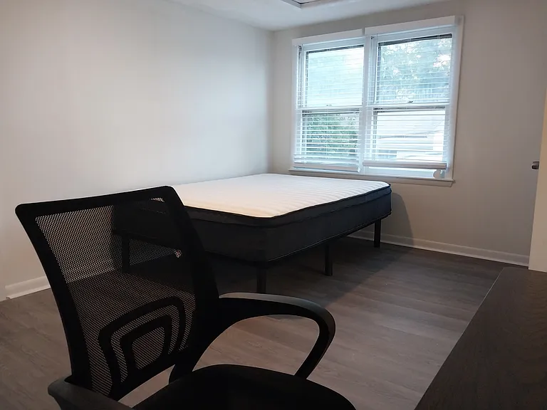 924 Merritt Dr #3 — Photo 2