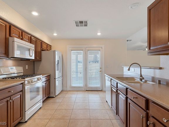 4th image of 5367 Blue Oat Ave