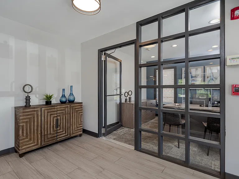 Lakeside Apartments — Photo 18