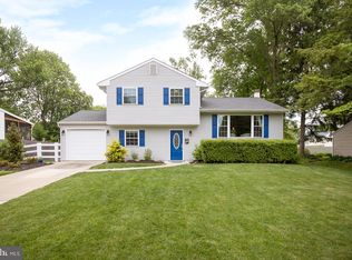 227 Midway Dr, Morrisville, PA 19067