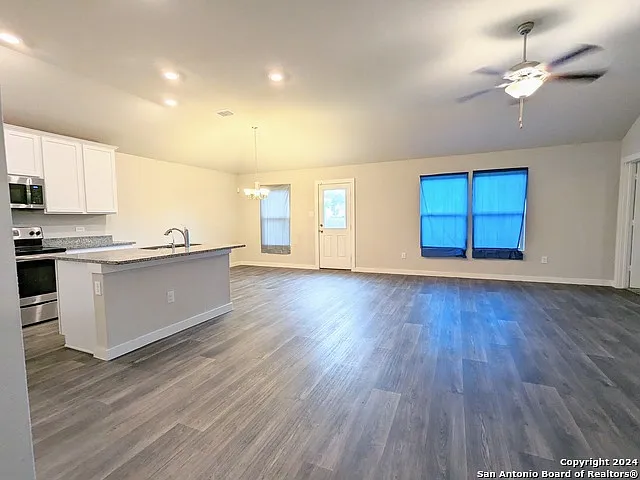 Building Photo - 5543 Coral Valley
