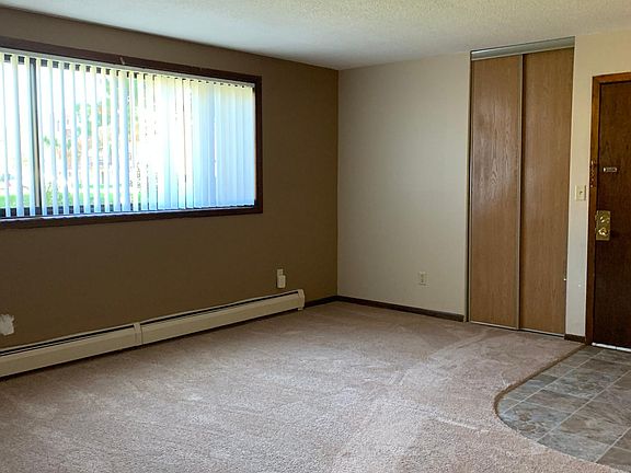 3rd image of 2166 Burke Ave E