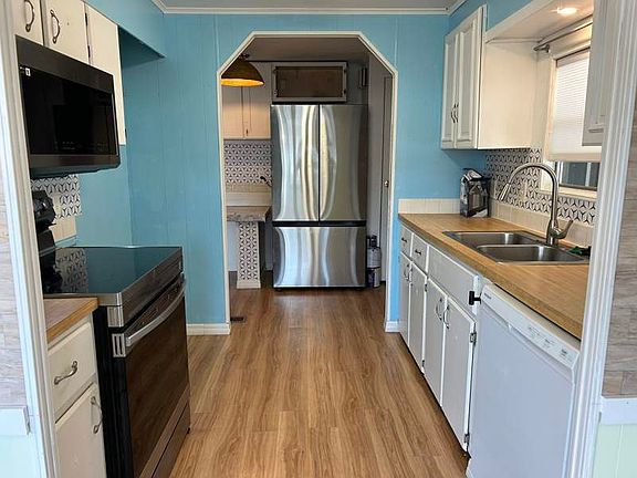 3rd image of 12100 Seminole Blvd Lot 304
