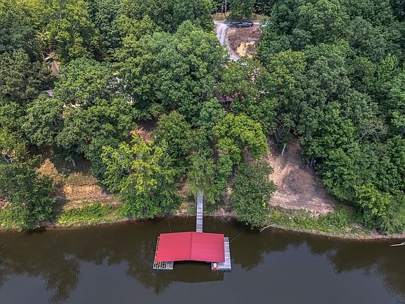 2nd image of 81 Davis Rd N