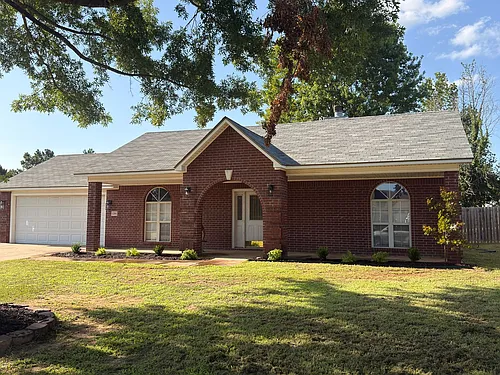 1206 Opal Cir Photo 1