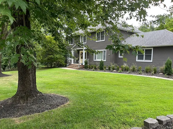 168 Ueland Rd, Red Bank, NJ 07701