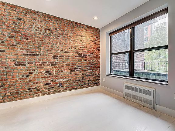 4th image of 202 E 13th St APT 5D