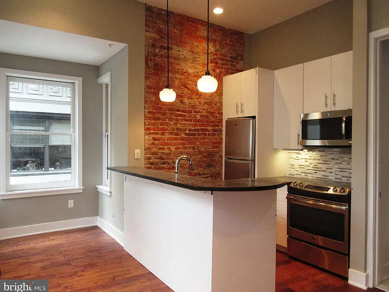 126 S 16th St #2F — Photo 1