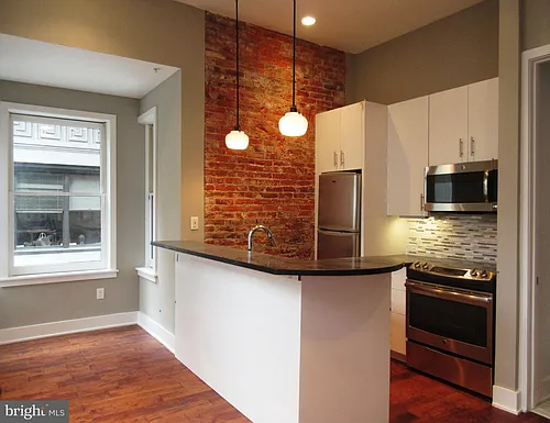 126 S 16th St #2F Photo 1