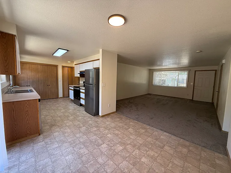 4035 16th Ln NE — Photo 8