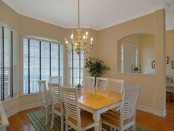 5th image of 147 Island View Dr