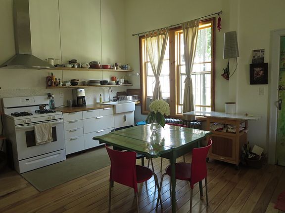 2nd image of 340 Summit Ave #1A