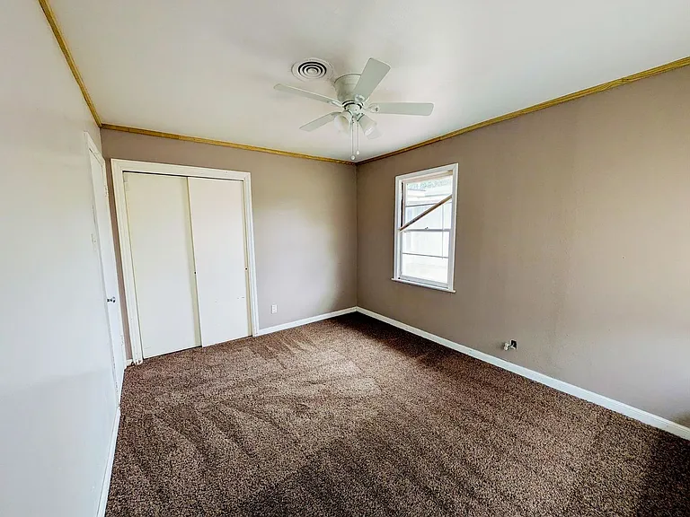 302 Bridal Wreath Ave — Photo 17