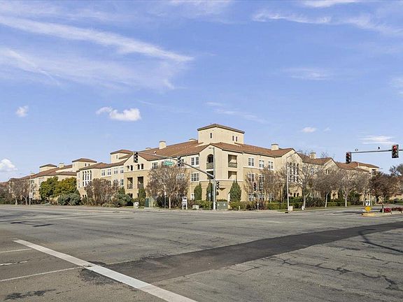 2nd image of 1883 Agnew Rd Unit 311