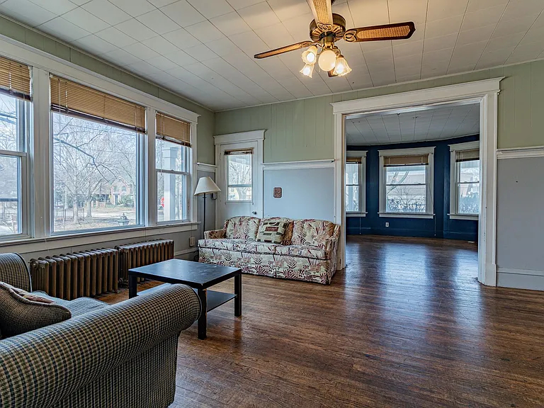 311 W Green St — Photo 11