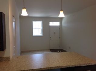 105 S Spring Cir #105, Lancaster, PA 17603